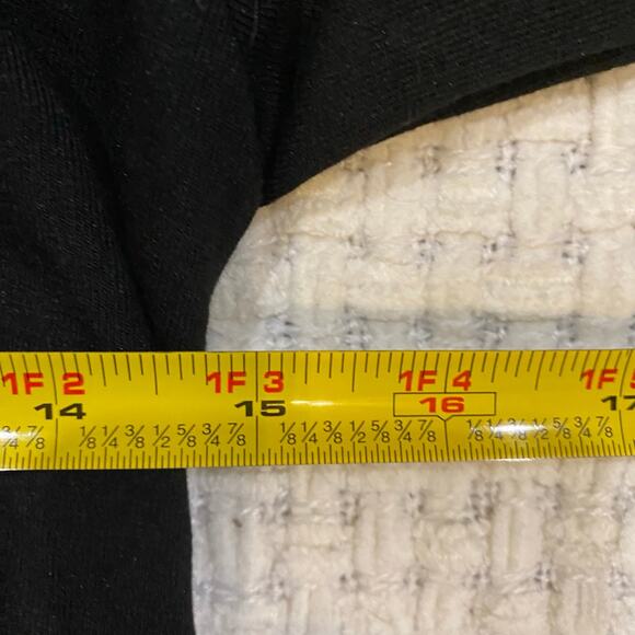 ASTR the Label Asymmetrical Black Long Sleeve Ruched Top V Neck Size Medium - Picture 9 of 11